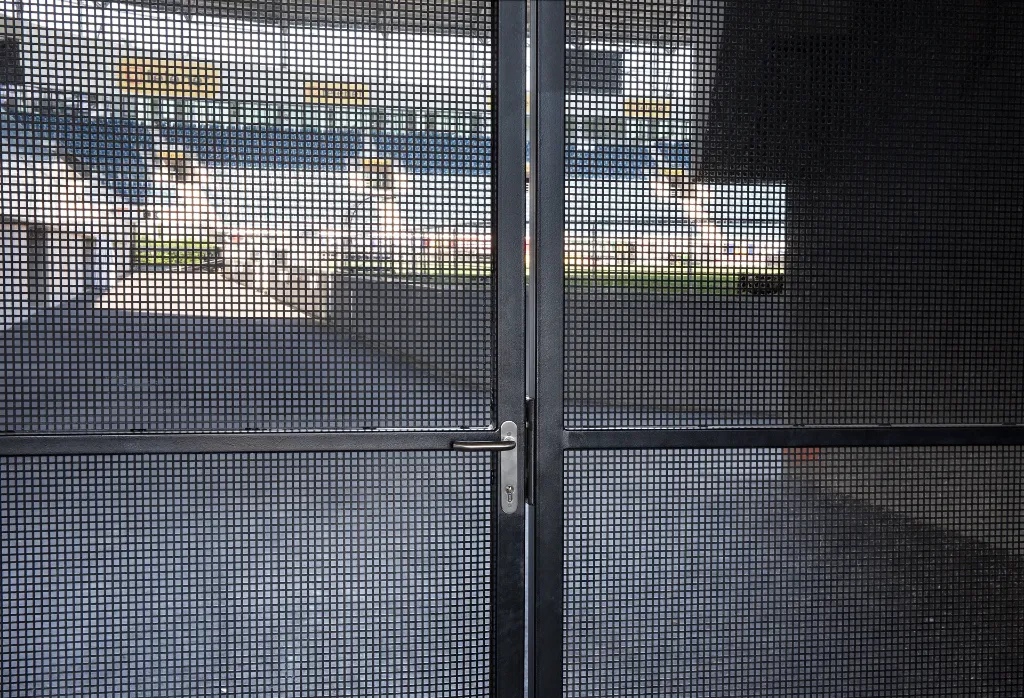 H-METAL_SHKM__Black_gate_soccer_stadium_entrance__1920px.webp