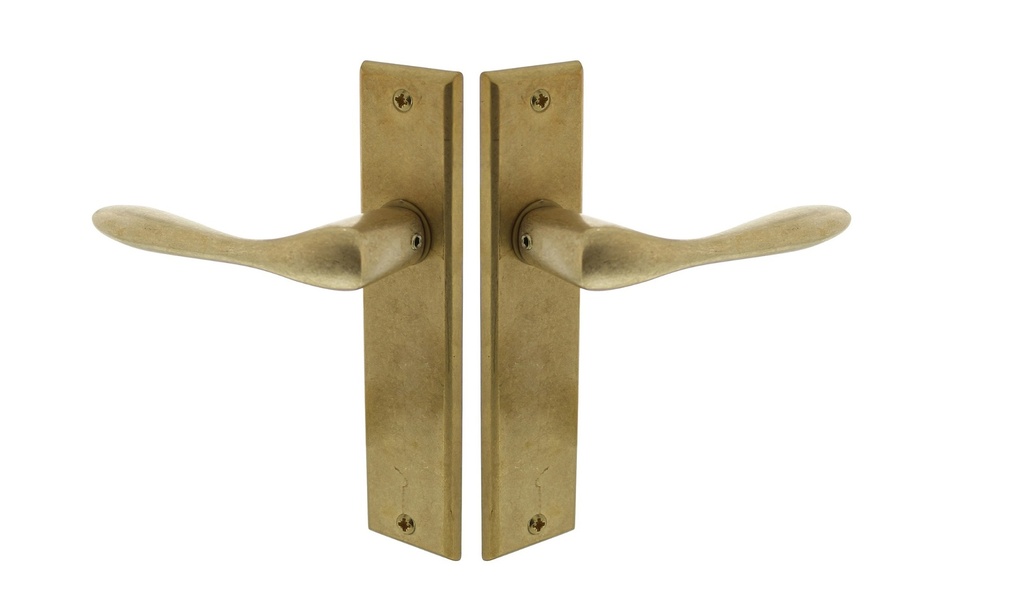 [0011.020111] INTERSTEEL BANAAN KRUKKENPAAR OP SCHILD BLIND (Brass tumbled)