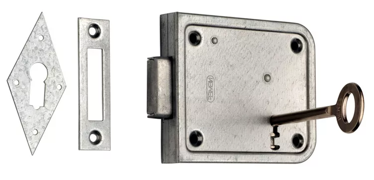 NEMEF 91/11 OVERLAPPING DOOR LOCK WITH KEY