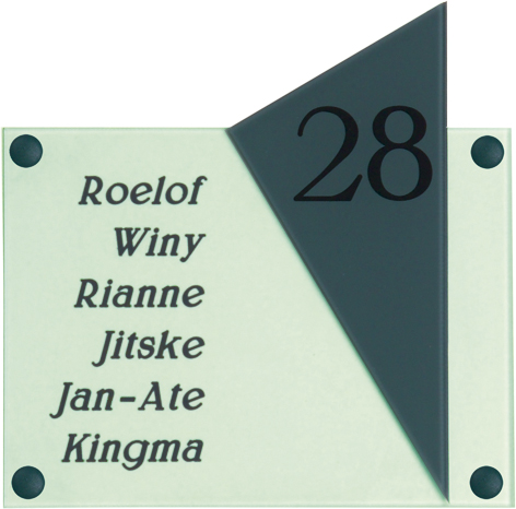 GEPERSONALISEERD NAAMBORD IN GRAVOGLAS